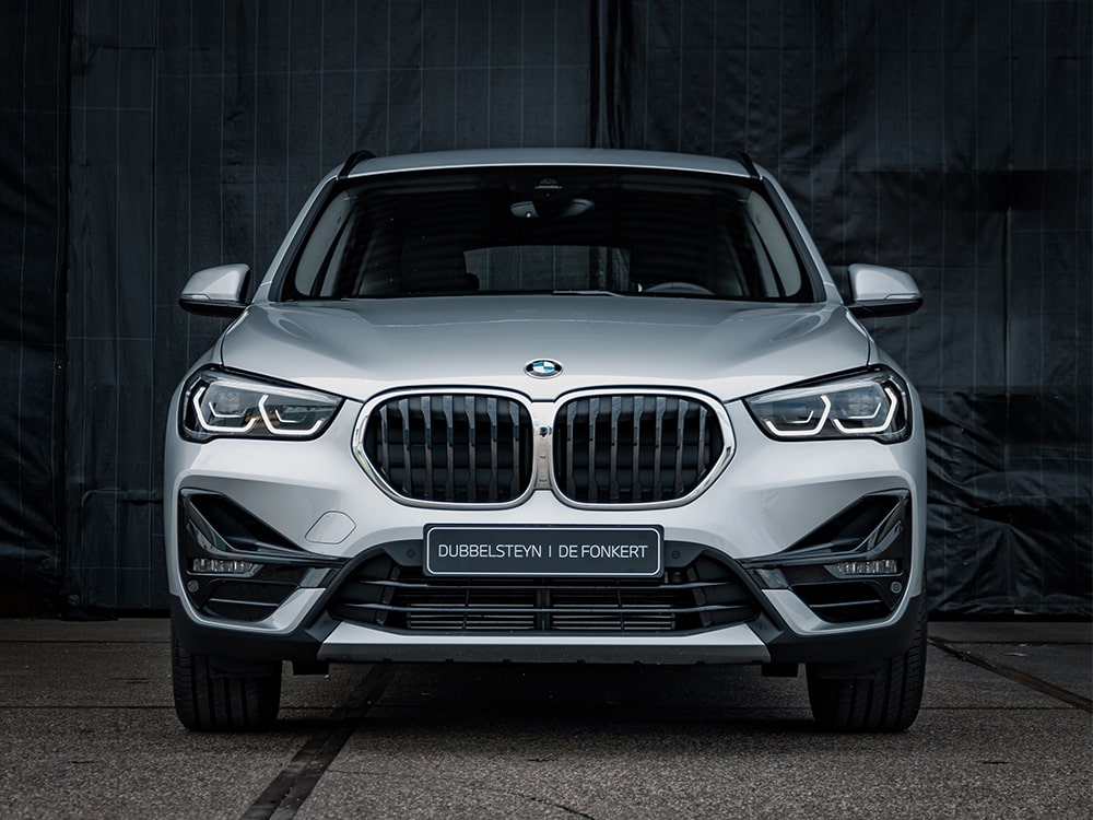 BMW X1 zilver voorkant